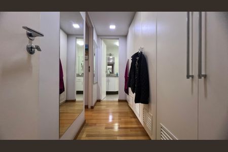 Apartamento para alugar com 120m², 3 quartos e 2 vagasCloset da suíte