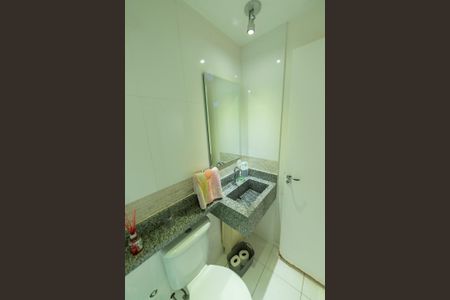 Apartamento à venda com 60m², 2 quartos e 1 vaga Apartamento à venda com 60m², 2 quartos e 1 vagaBanheiro Social