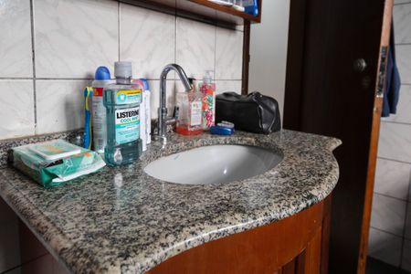 Casa à venda com 195m², 3 quartos e 2 vagasBanheiro