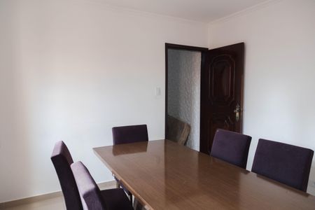 Casa à venda com 195m², 3 quartos e 2 vagasSala