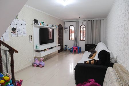 Casa à venda com 195m², 3 quartos e 2 vagasSala