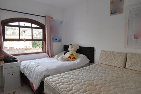 Casa à venda com 195m², 3 quartos e 2 vagasQuarto 3