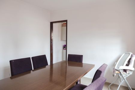 Casa à venda com 195m², 3 quartos e 2 vagasSala