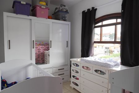 Casa à venda com 195m², 3 quartos e 2 vagasQuarto 2