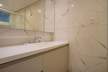 Apartamento à venda com 201m², 2 quartos e 1 vagaBanheiro Social