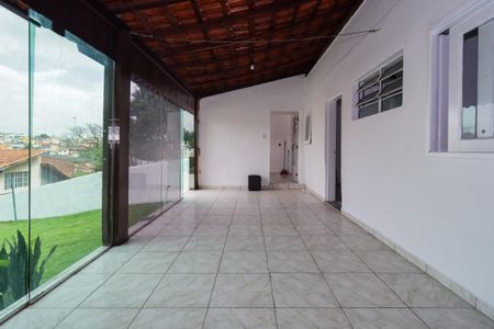 Casa para alugar com 200m², 4 quartos e 1 vagaEdícula 