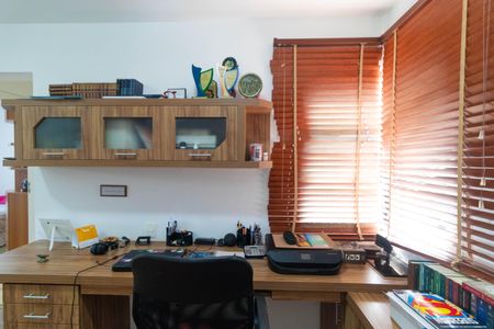 Apartamento à venda com 110m², 3 quartos e sem vagaEscritório