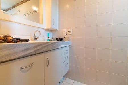 Apartamento à venda com 110m², 3 quartos e sem vagaBanheiro da Suíte 01