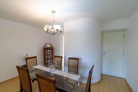 Apartamento à venda com 110m², 3 quartos e sem vagaSala