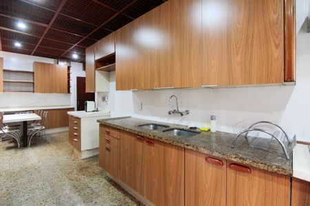 Casa de condomínio para alugar com 782m², 6 quartos e 8 vagasCozinha