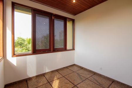 Casa de condomínio para alugar com 782m², 6 quartos e 8 vagasEscritório 3