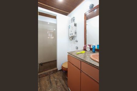 Casa de condomínio para alugar com 782m², 6 quartos e 8 vagasBanheiro - Quarto 2 suíte