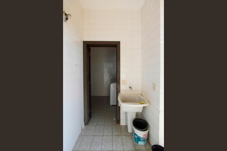 Casa de condomínio para alugar com 782m², 6 quartos e 8 vagasÁrea de Serviço