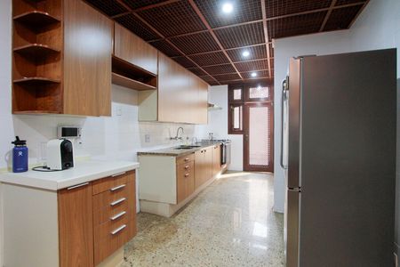 Casa de condomínio para alugar com 782m², 6 quartos e 8 vagasCozinha