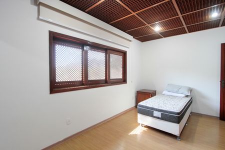 Casa de condomínio para alugar com 782m², 6 quartos e 8 vagasQuarto 2 suíte