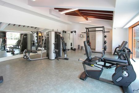 Casa de condomínio para alugar com 782m², 6 quartos e 8 vagasÁrea comum - Academia