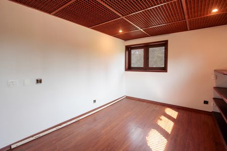 Casa de condomínio para alugar com 782m², 6 quartos e 8 vagasQuarto 5 suíte canadense