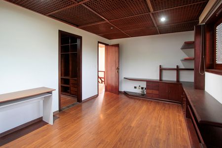 Casa de condomínio para alugar com 782m², 6 quartos e 8 vagasQuarto 6 suíte canadense