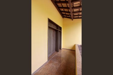 Casa de condomínio para alugar com 782m², 6 quartos e 8 vagasVaranda Quarto 3 suíte