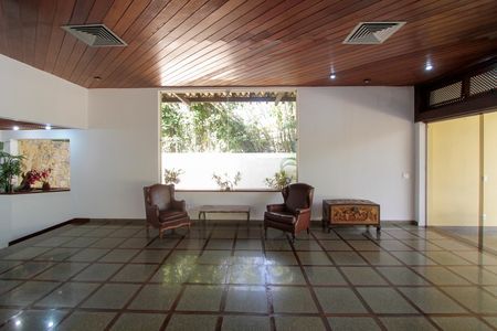 Casa de condomínio para alugar com 782m², 6 quartos e 8 vagasSala