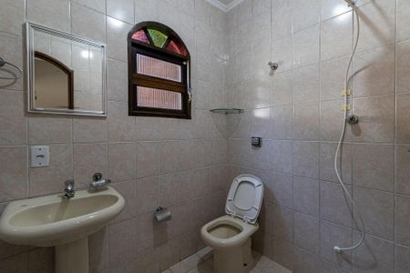 Casa à venda com 275m², 6 quartos e 3 vagasCasa 4 - Banheiro