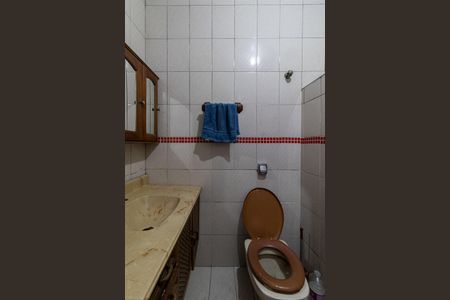 Casa à venda com 275m², 6 quartos e 3 vagasCasa 1 - Banheiro 