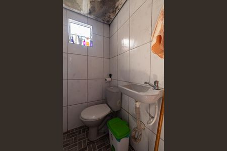 Casa à venda com 275m², 6 quartos e 3 vagasCasa 2 - Banheiro 