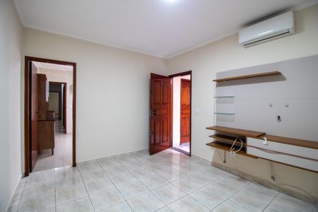 Casa à venda com 125m², 3 quartos e 2 vagas Casa à venda com 125m², 3 quartos e 2 vagasSala