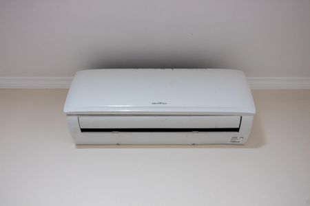 Casa à venda com 125m², 3 quartos e 2 vagas Casa à venda com 125m², 3 quartos e 2 vagasSala /Ar condicionado