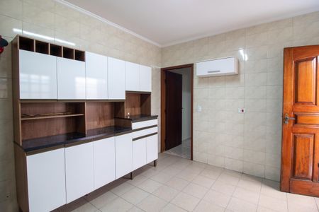 Casa à venda com 125m², 3 quartos e 2 vagas Casa à venda com 125m², 3 quartos e 2 vagasCozinha