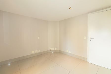 Apartamento à venda com 180m², 3 quartos e 3 vagasSala de TV