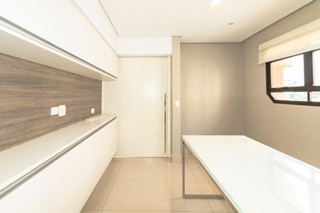 Apartamento à venda com 180m², 3 quartos e 3 vagasCozinha