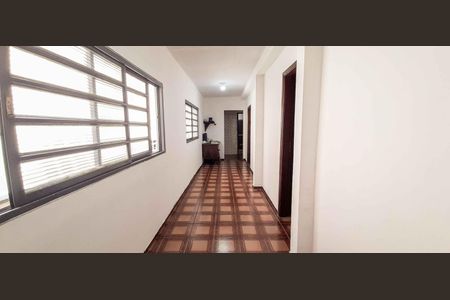 Casa à venda com 120m², 3 quartos e 2 vagasCorredor