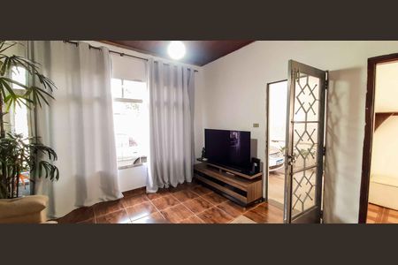 Casa à venda com 120m², 3 quartos e 2 vagasSala