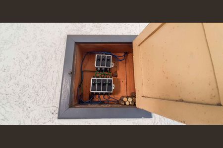 Casa à venda com 120m², 3 quartos e 2 vagasQuadro de Luz