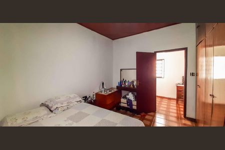 Casa à venda com 120m², 3 quartos e 2 vagasQuarto 2