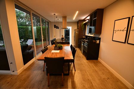 Casa de condomínio à venda com 270m², 3 quartos e 4 vagasCopa