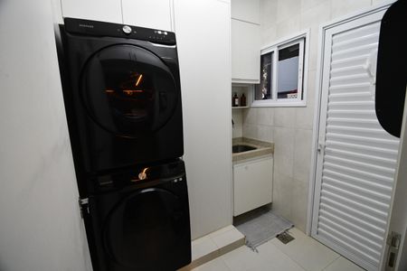 Casa de condomínio à venda com 270m², 3 quartos e 4 vagasÁrea de Serviço