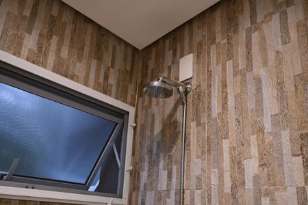 Casa de condomínio à venda com 270m², 3 quartos e 4 vagasBanheiro da Suíte 1