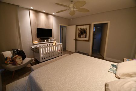 Casa de condomínio à venda com 270m², 3 quartos e 4 vagasSuíte 1