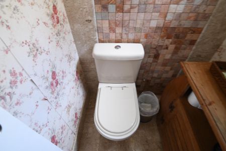 Casa de condomínio para alugar com 320m², 3 quartos e 4 vagasLavabo