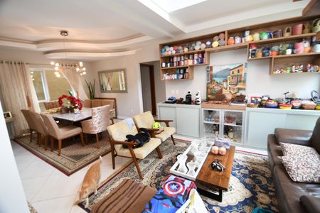 Casa de condomínio para alugar com 320m², 3 quartos e 4 vagasSala