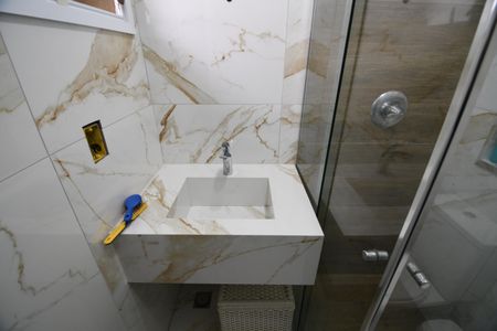 Casa de condomínio para alugar com 320m², 3 quartos e 4 vagasBanheiro 2