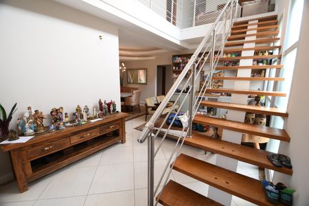 Casa de condomínio para alugar com 320m², 3 quartos e 4 vagasSala