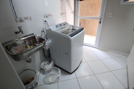 Casa de condomínio para alugar com 320m², 3 quartos e 4 vagasÁrea de Serviço