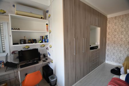 Casa de condomínio para alugar com 320m², 3 quartos e 4 vagasQuarto Suíte 2