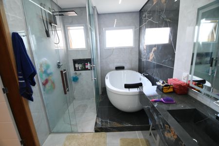 Casa de condomínio para alugar com 320m², 3 quartos e 4 vagasBanheiro 1