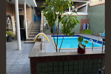 Casa à venda com 350m², 4 quartos e 2 vagasPiscina