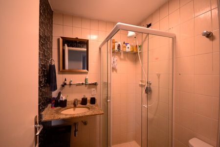 Apartamento à venda com 72m², 3 quartos e 1 vaga Apartamento à venda com 72m², 3 quartos e 1 vagaBanheiro Social