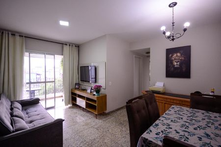 Apartamento à venda com 72m², 3 quartos e 1 vaga Apartamento à venda com 72m², 3 quartos e 1 vagaSala